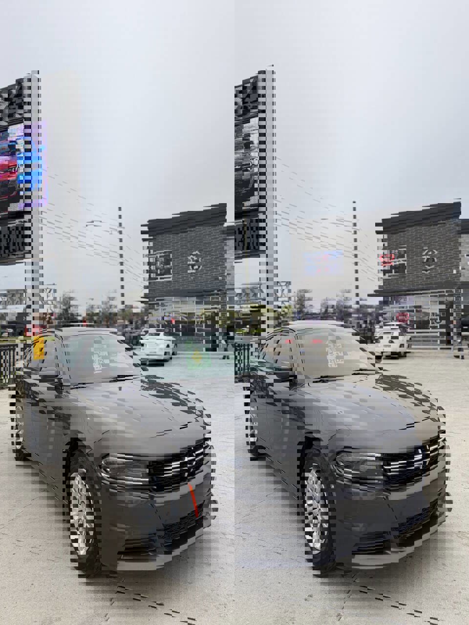 Used 2015 Dodge Charger SE w/ Popular Equipment Group RWD image 4