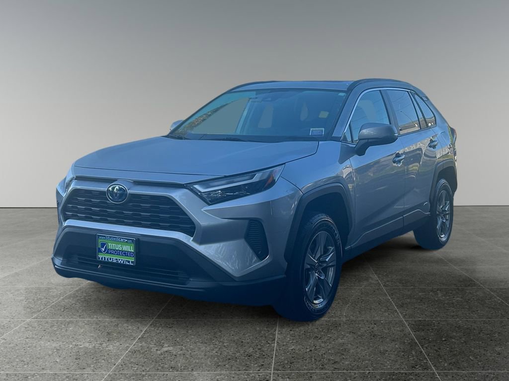 Used 2022 Toyota RAV4 XLE image 3
