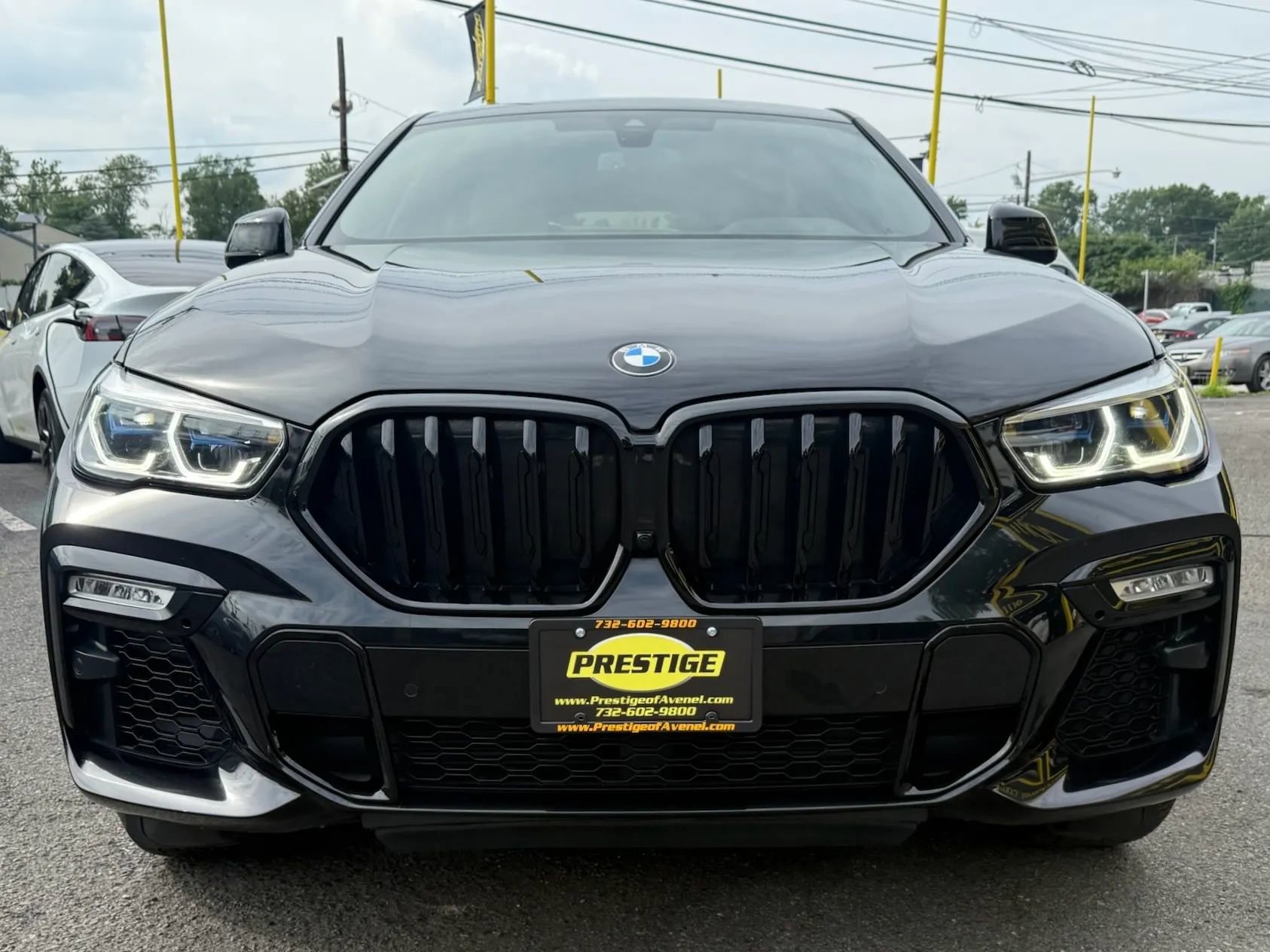 Used 2021 BMW X6 M50i w/ Executive Package image 1