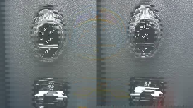 Certified 2025 Mercedes-Benz GLC 300 4MATIC image 17