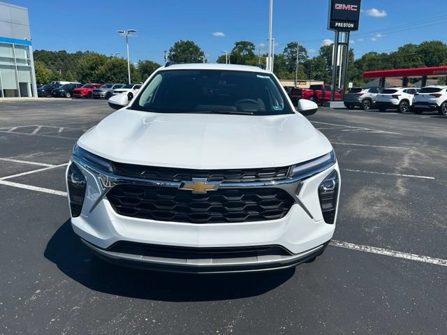 New 2026 Chevrolet Trax LT w/ Driver Confidence Package FWD image 2