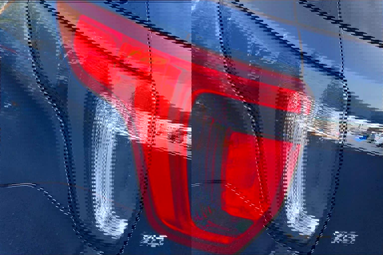 Used 2016 Ford Explorer XLT w/ Equipment Group 202A image 26