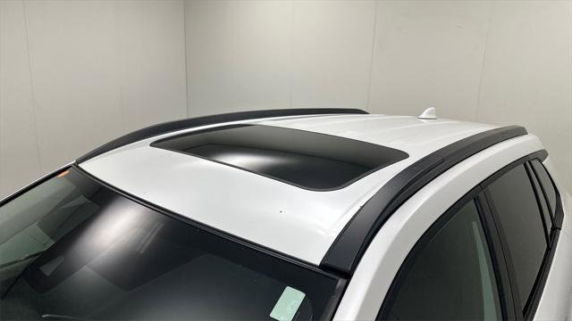 Certified 2022 Toyota Corolla Cross LE image 12