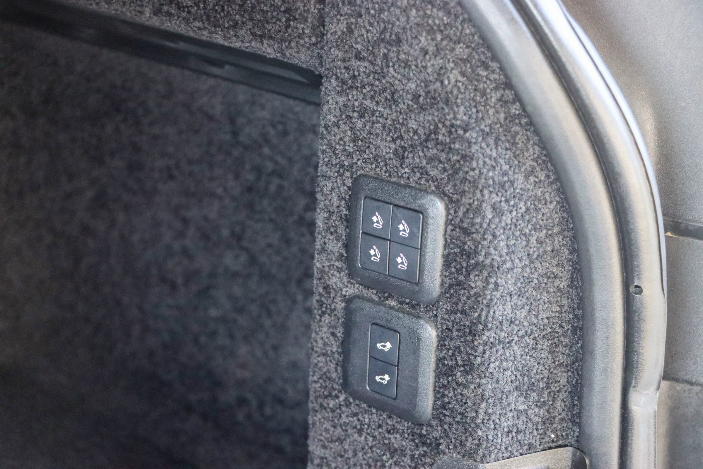 Used 2018 Land Rover Range Rover HSE AWD/4WD image 19