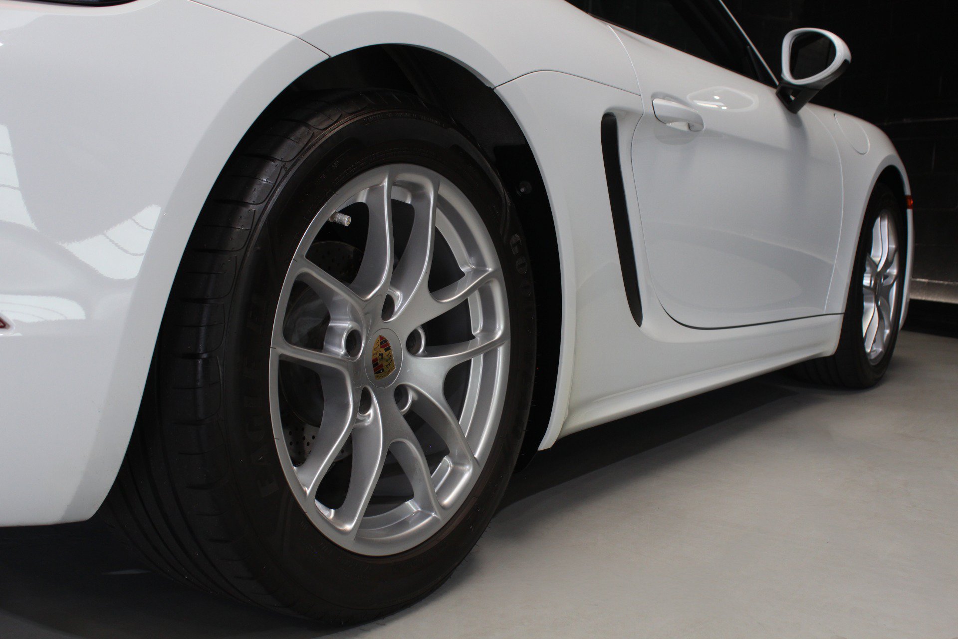 Used 2021 Porsche 718 Boxster w/ Premium Package RWD image 39