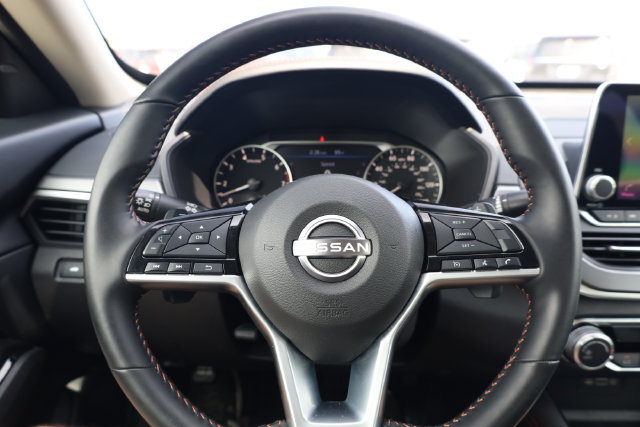 Certified 2025 Nissan Altima 2.5 SR FWD image 17