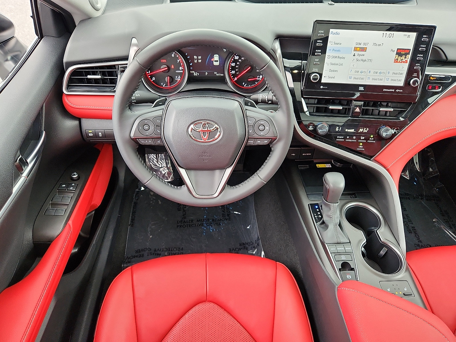 Used 2023 Toyota Camry XSE FWD image 11