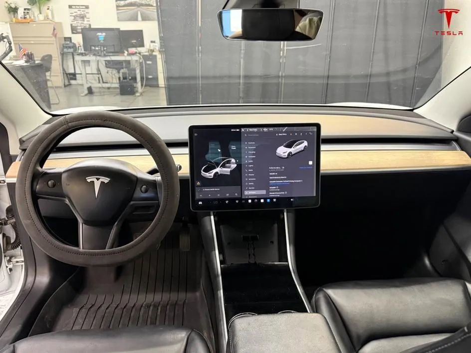 Used 2020 Tesla Model 3 Standard Range Plus RWD image 14
