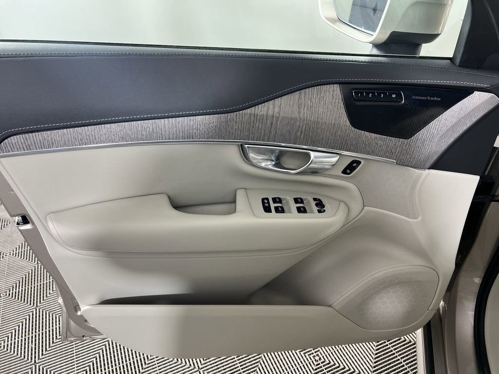 Used 2023 Volvo XC90 B6 Ultimate AWD/4WD image 24