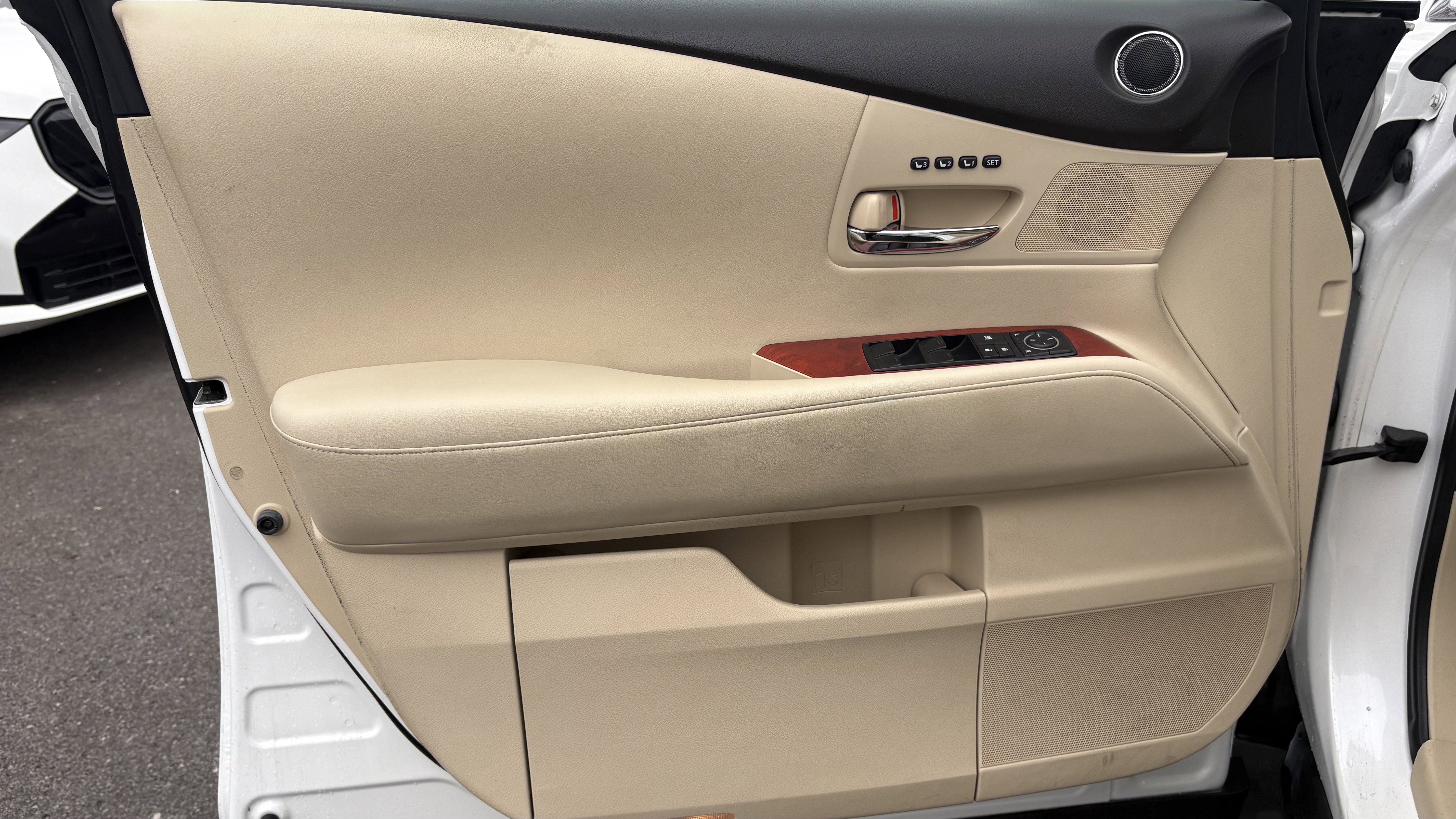 Used 2012 Lexus RX 450h AWD image 16