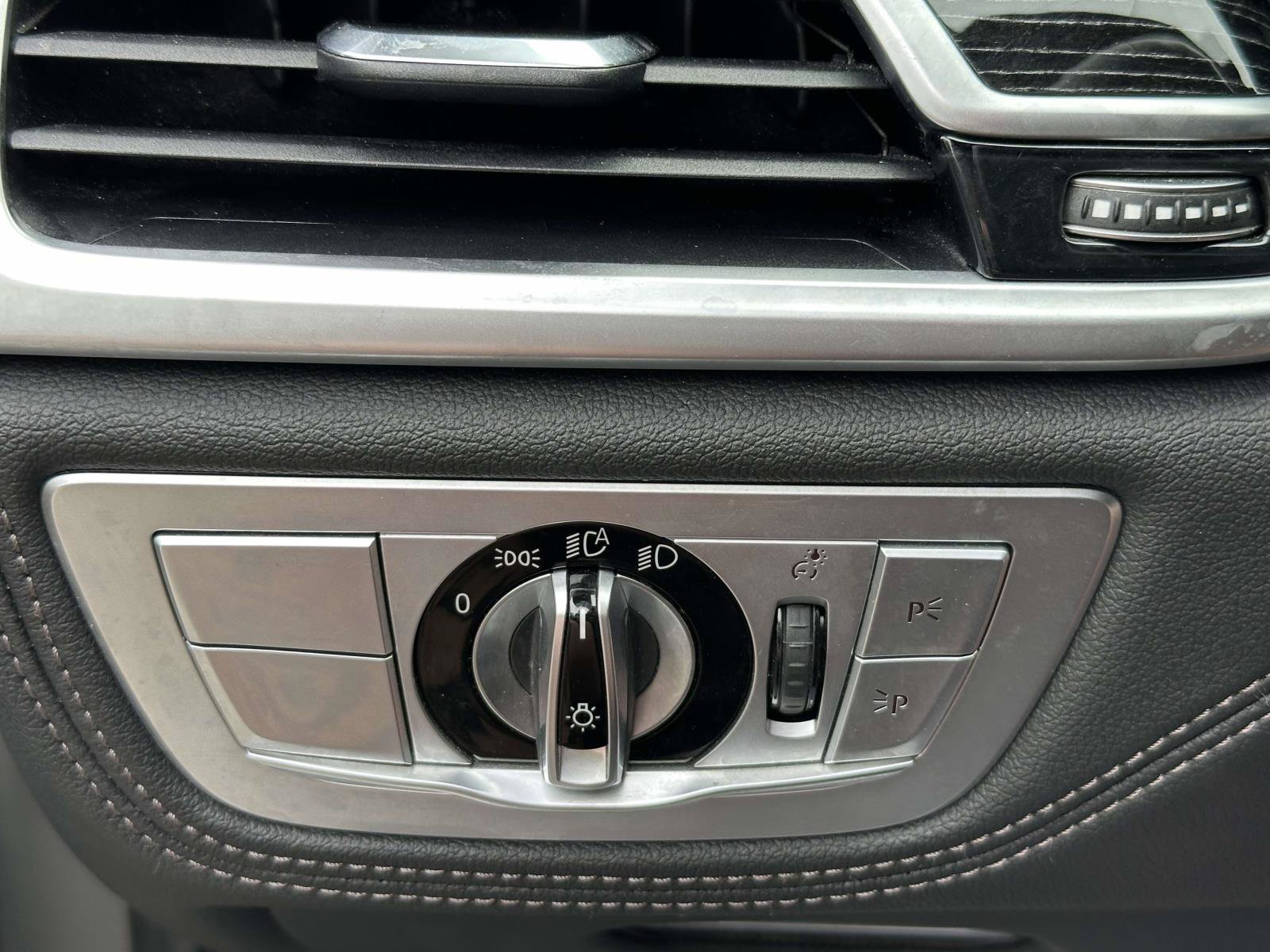 Used 2022 BMW 750Li xDrive AWD/4WD image 19