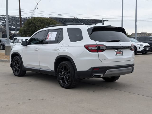 Used 2025 Honda Pilot Touring image 9