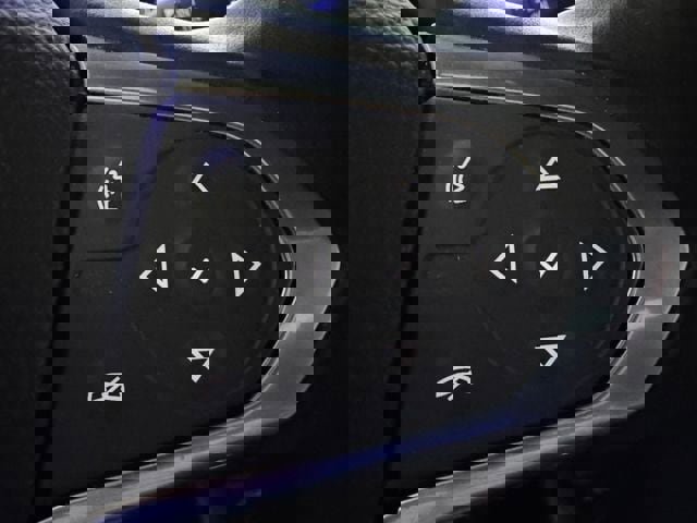 Used 2023 Chevrolet Traverse LT w/ Rear Camera Mirror Package image 35