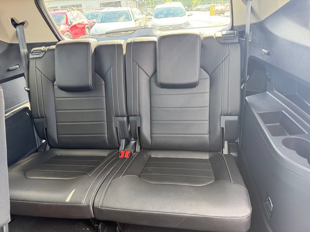 Used 2025 Volkswagen Atlas SEL AWD/4WD image 25