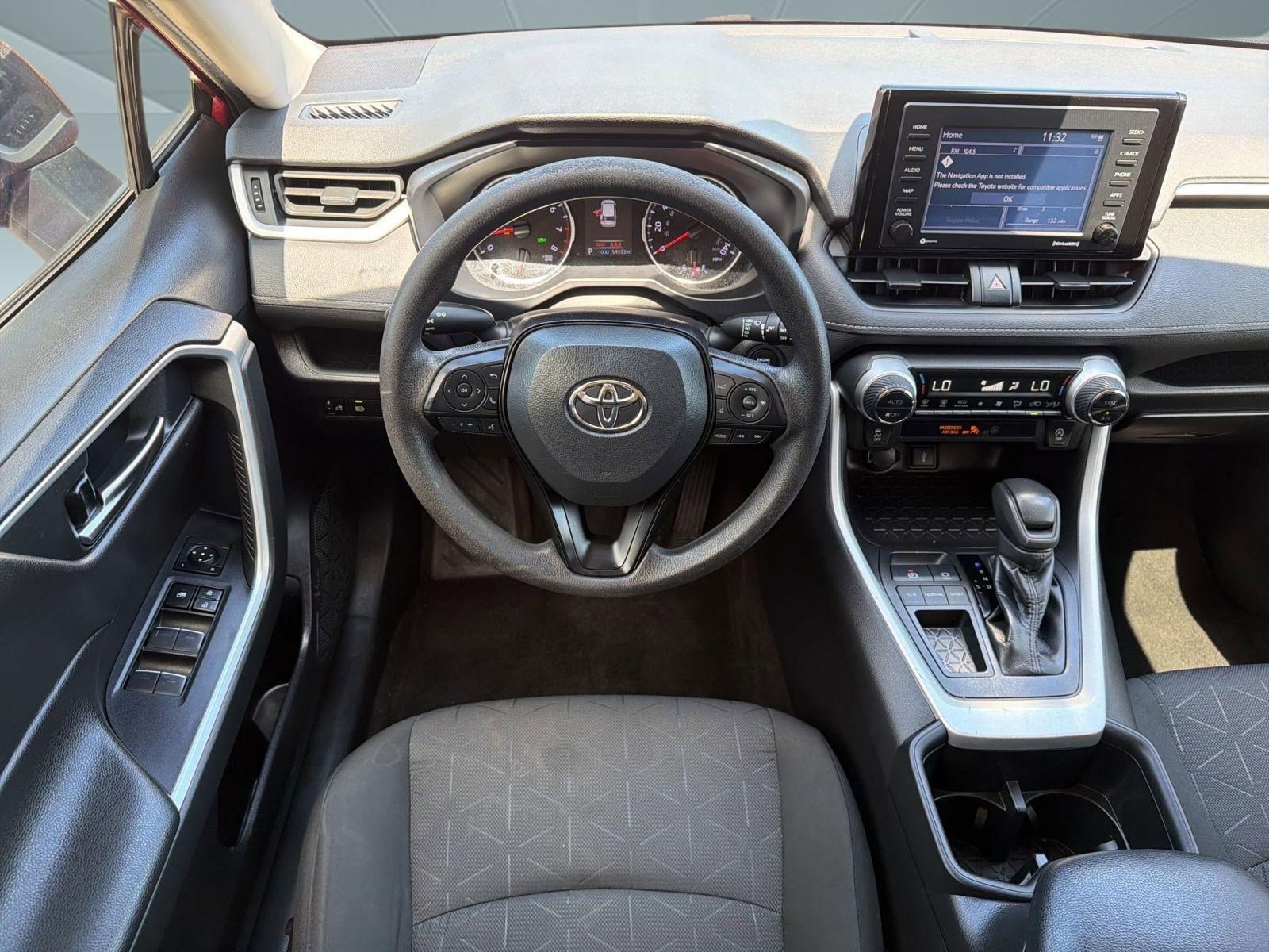 Used 2022 Toyota RAV4 XLE w/ Convenience Package image 27