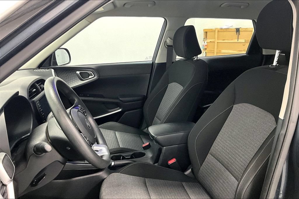Used 2020 Kia Soul S FWD image 31