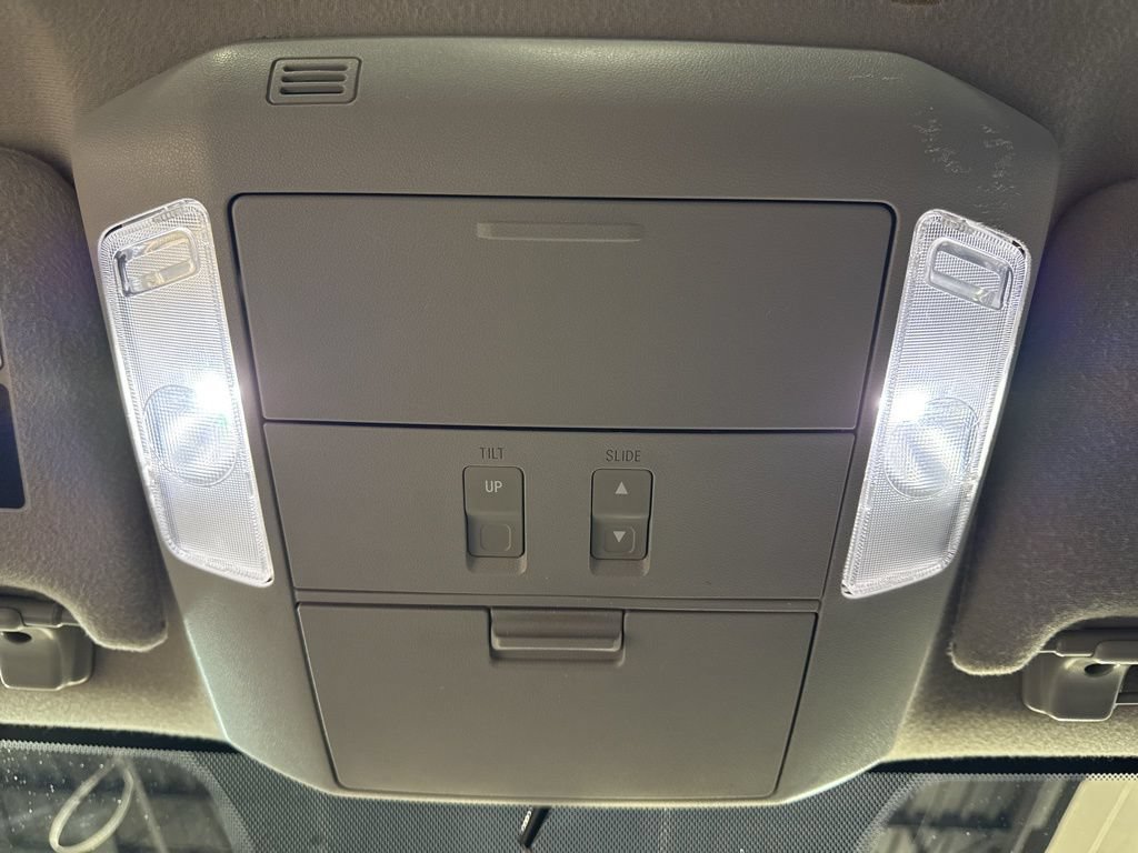 Used 2011 Toyota Sequoia Limited AWD/4WD image 25
