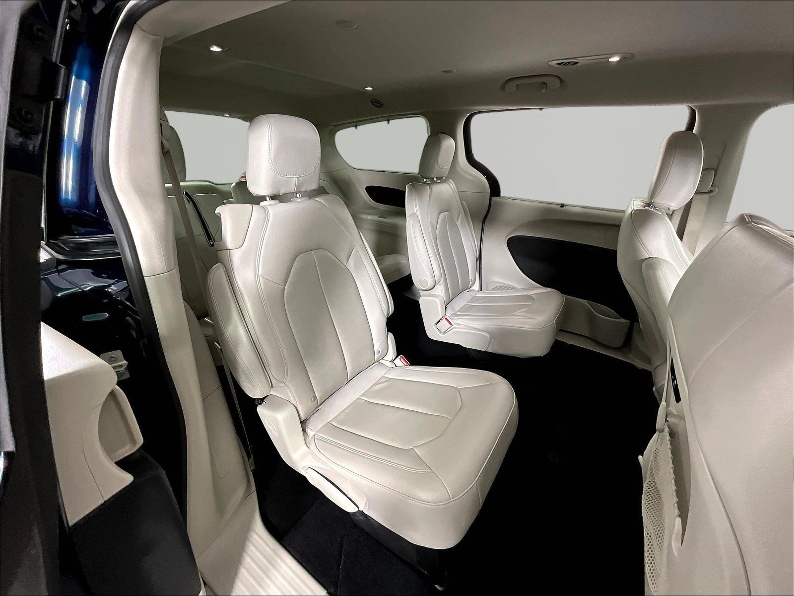 Used 2021 Chrysler Pacifica Touring-L FWD image 24