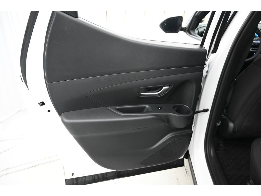 Used 2025 Hyundai Santa Cruz SE image 24