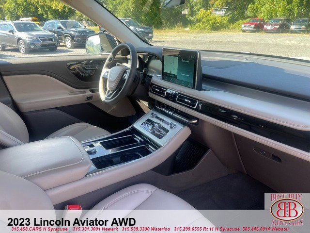 Used 2023 Lincoln Aviator AWD image 9