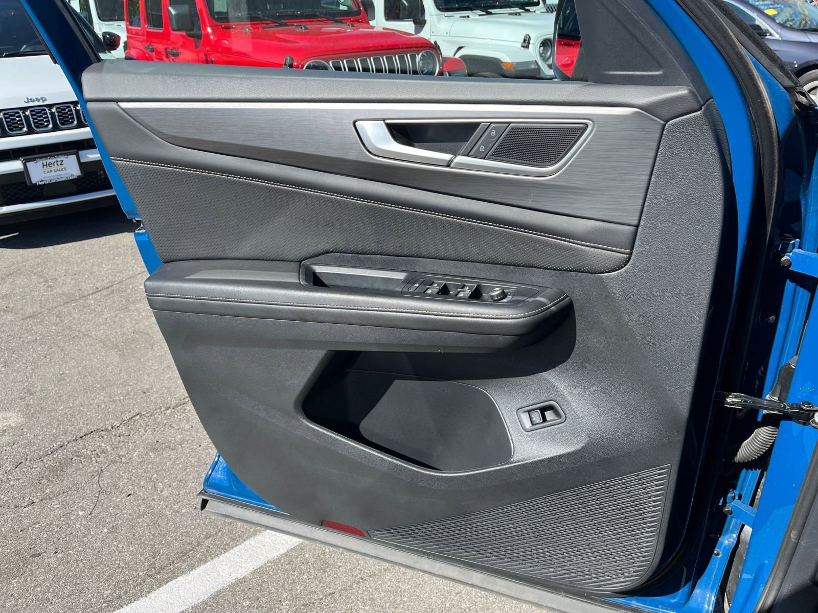 Used 2025 Volkswagen Atlas Cross Sport SE image 20