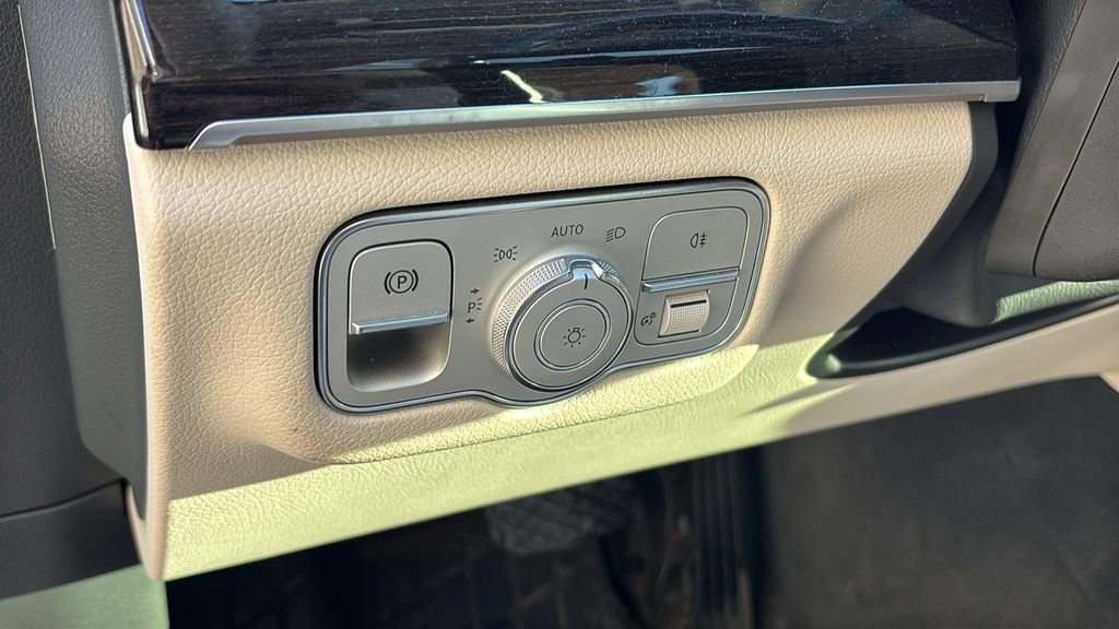 Used 2020 Mercedes-Benz GLE 350 4MATIC image 13