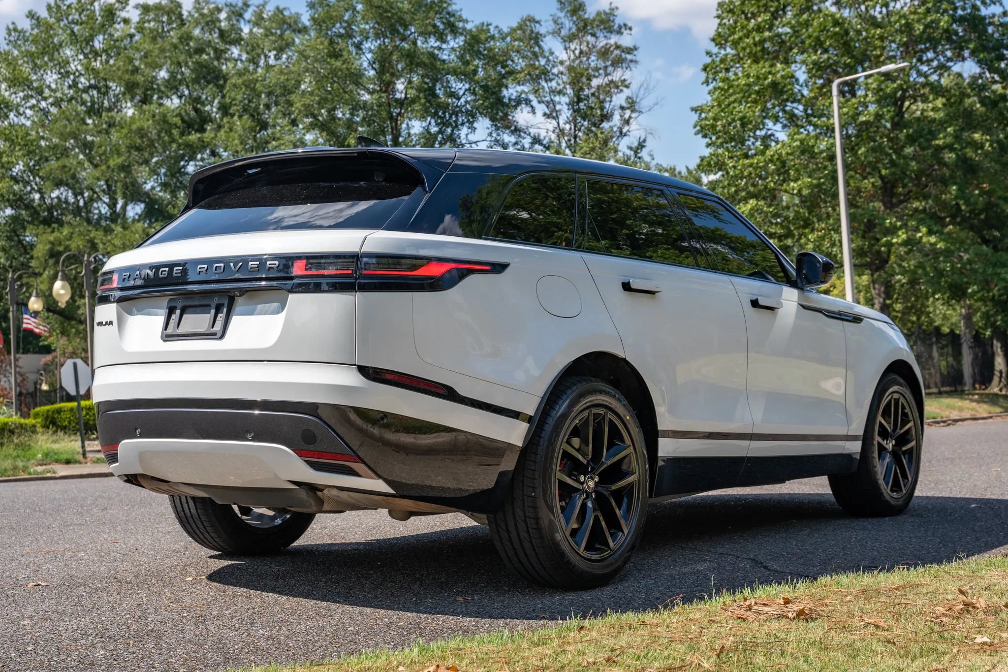 Used 2024 Land Rover Range Rover Velar Dynamic SE AWD/4WD image 5