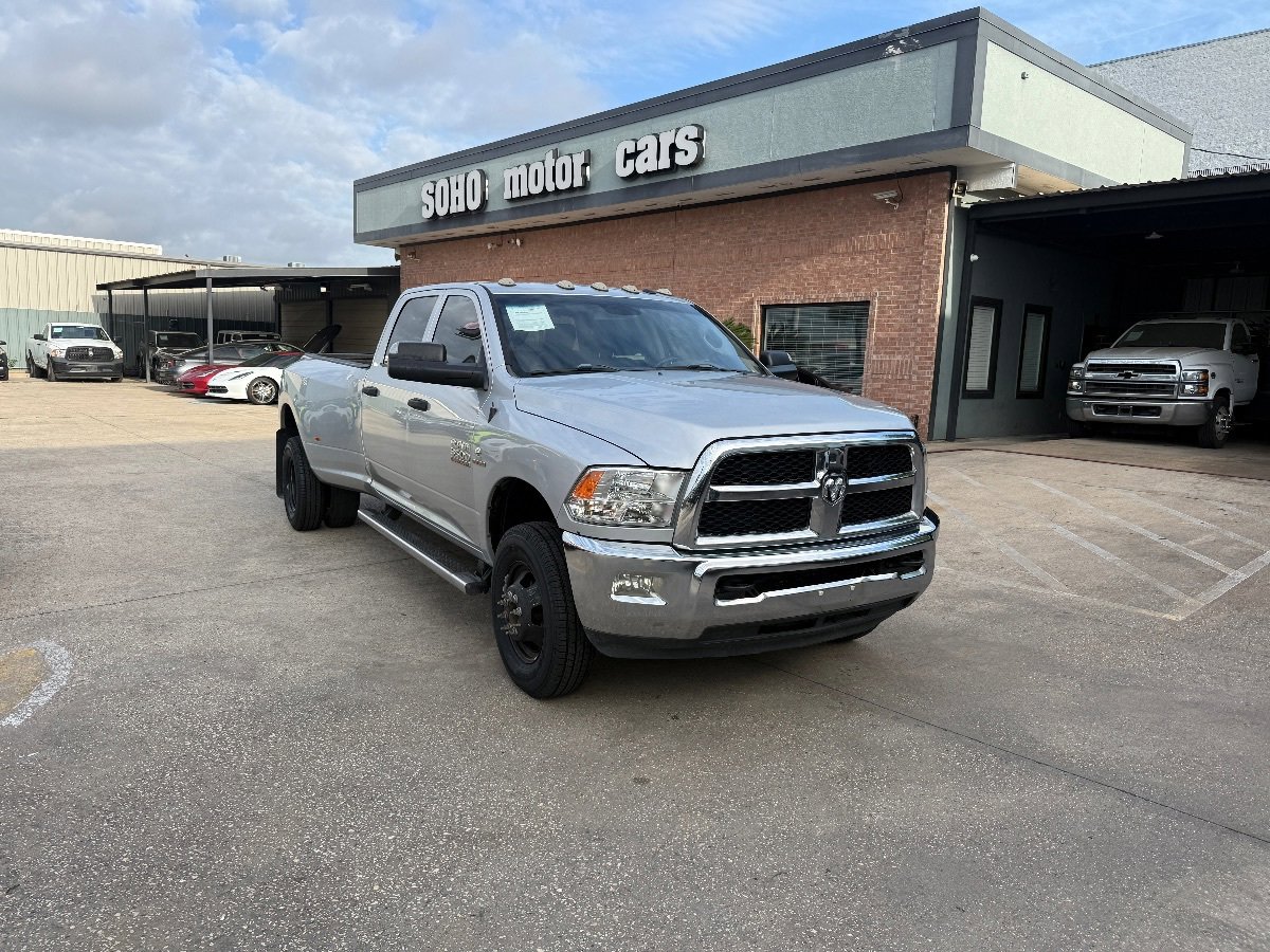 Used 2018 RAM 3500 Tradesman w/ Chrome Appearance Group AWD/4WD image 2