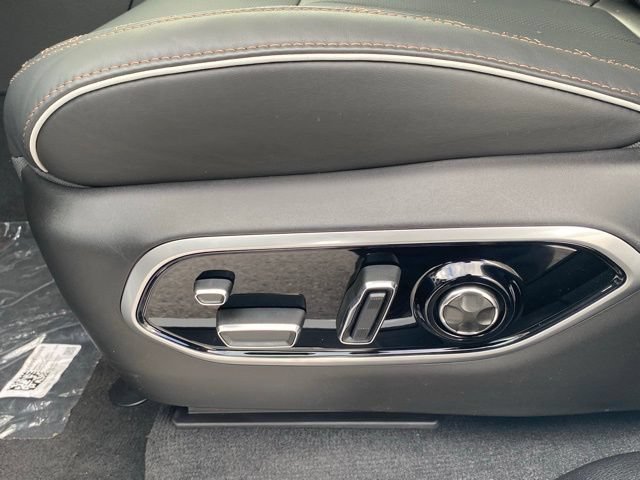 New 2025 Jeep Grand Cherokee L Summit AWD/4WD image 17