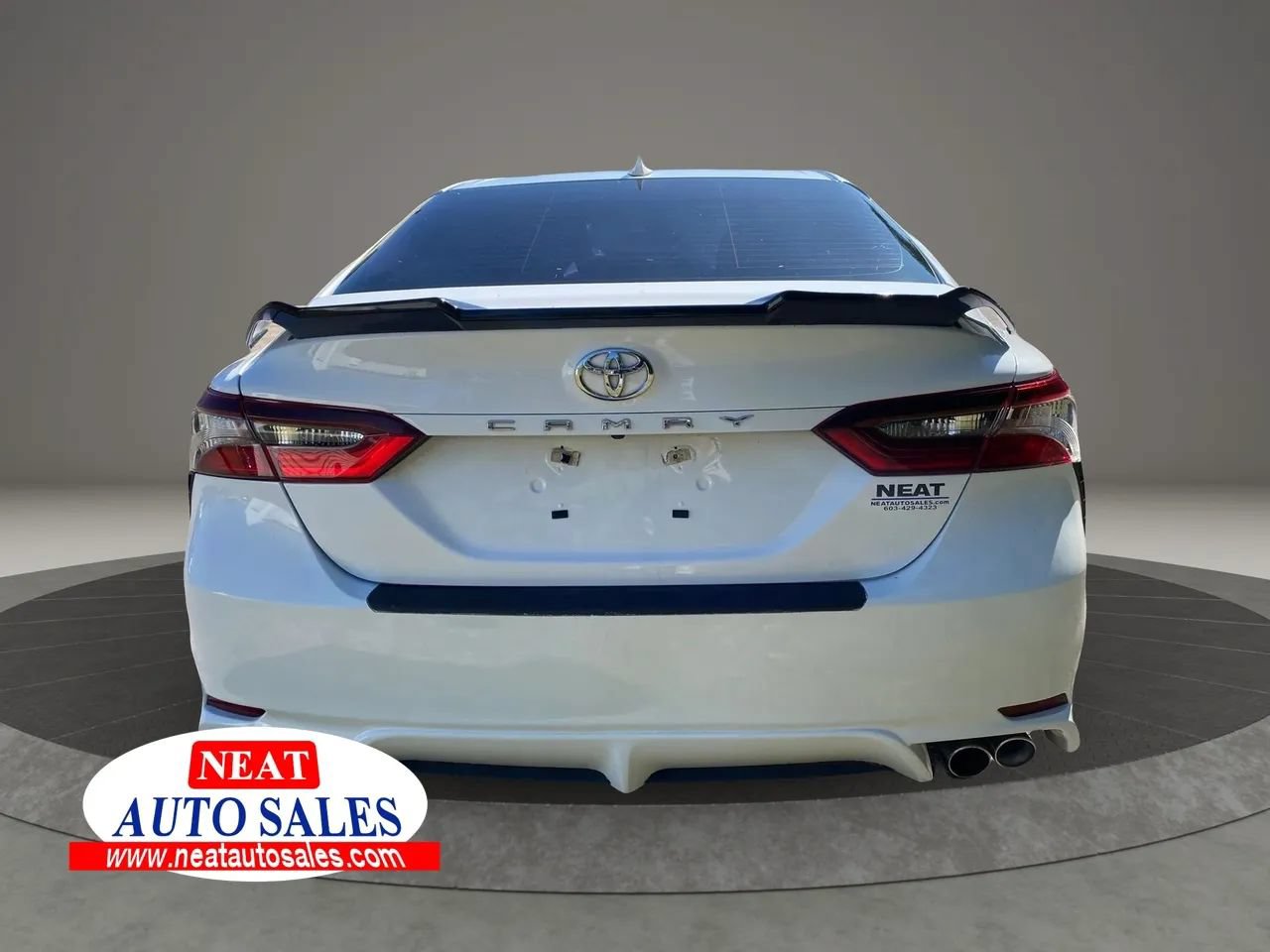 Used 2022 Toyota Camry SE FWD image 4