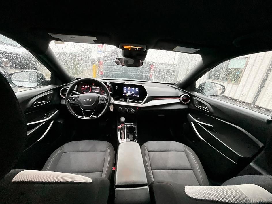 Used 2024 Chevrolet Trax RS image 31