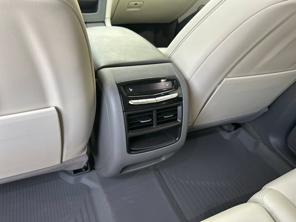 Used 2024 Cadillac XT5 Premium Luxury w/ Technology Package FWD image 31