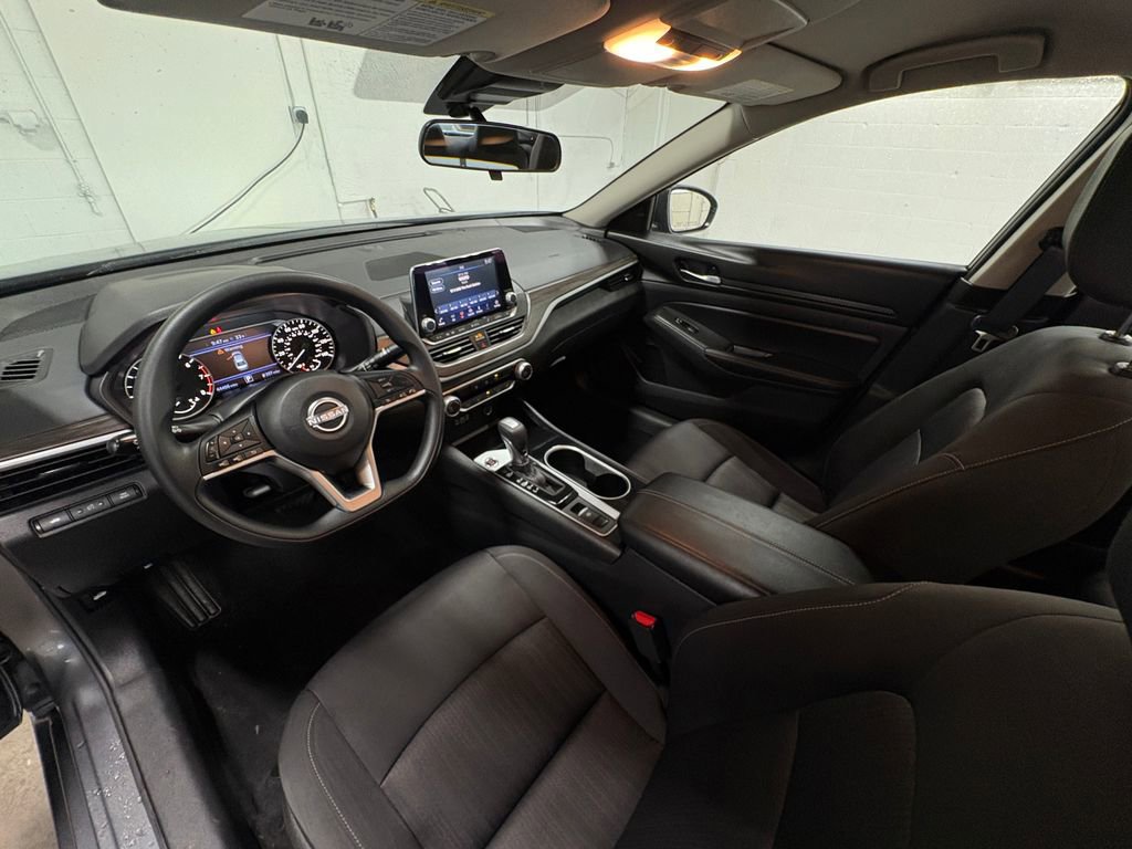 Used 2024 Nissan Altima 2.5 SV image 20