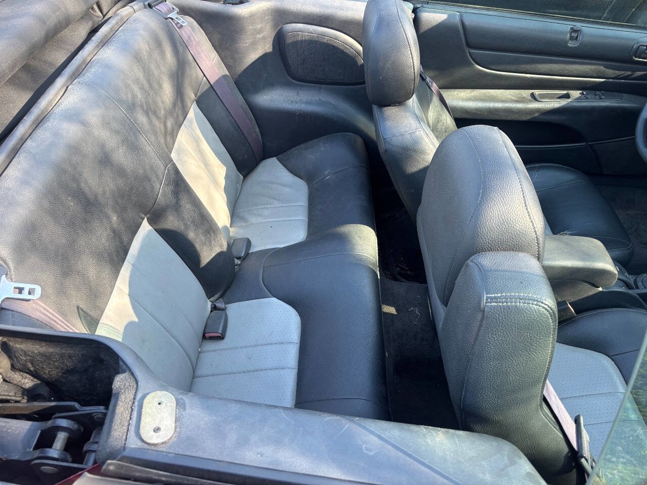 Used 2004 Chrysler Sebring GTC image 19