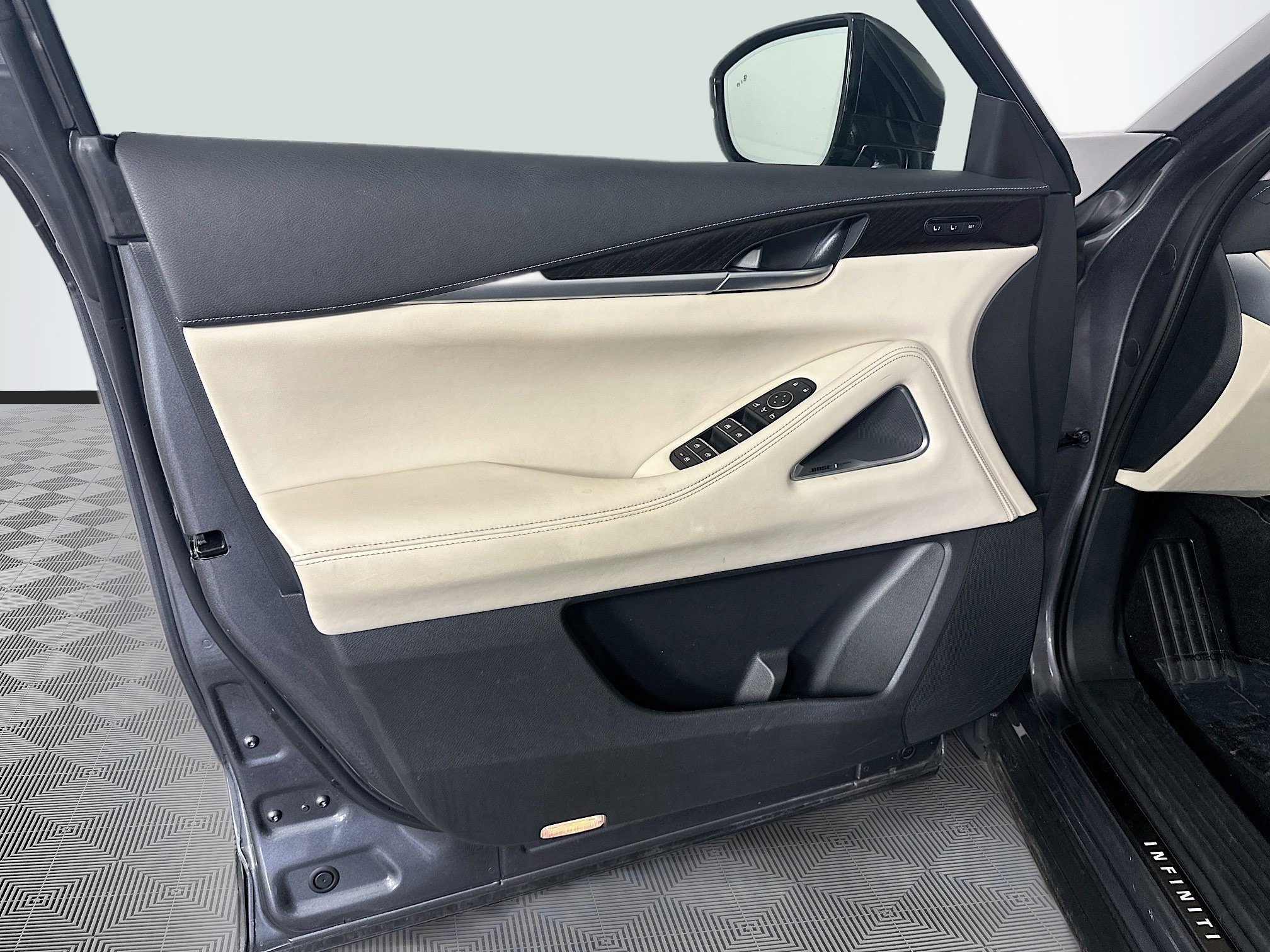 Used 2023 INFINITI QX60 Sensory w/ Vision Package image 19