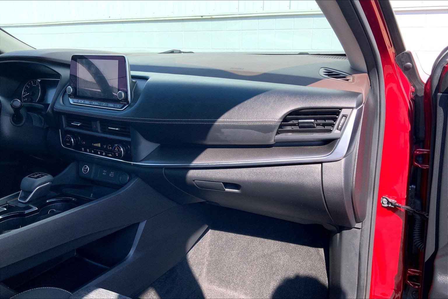 Used 2023 Nissan Rogue SV AWD/4WD image 21