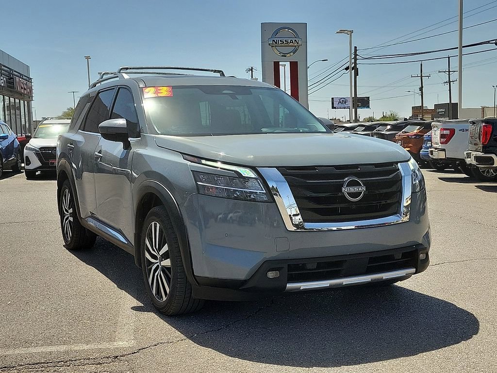 Used 2023 Nissan Pathfinder Platinum AWD/4WD image 2