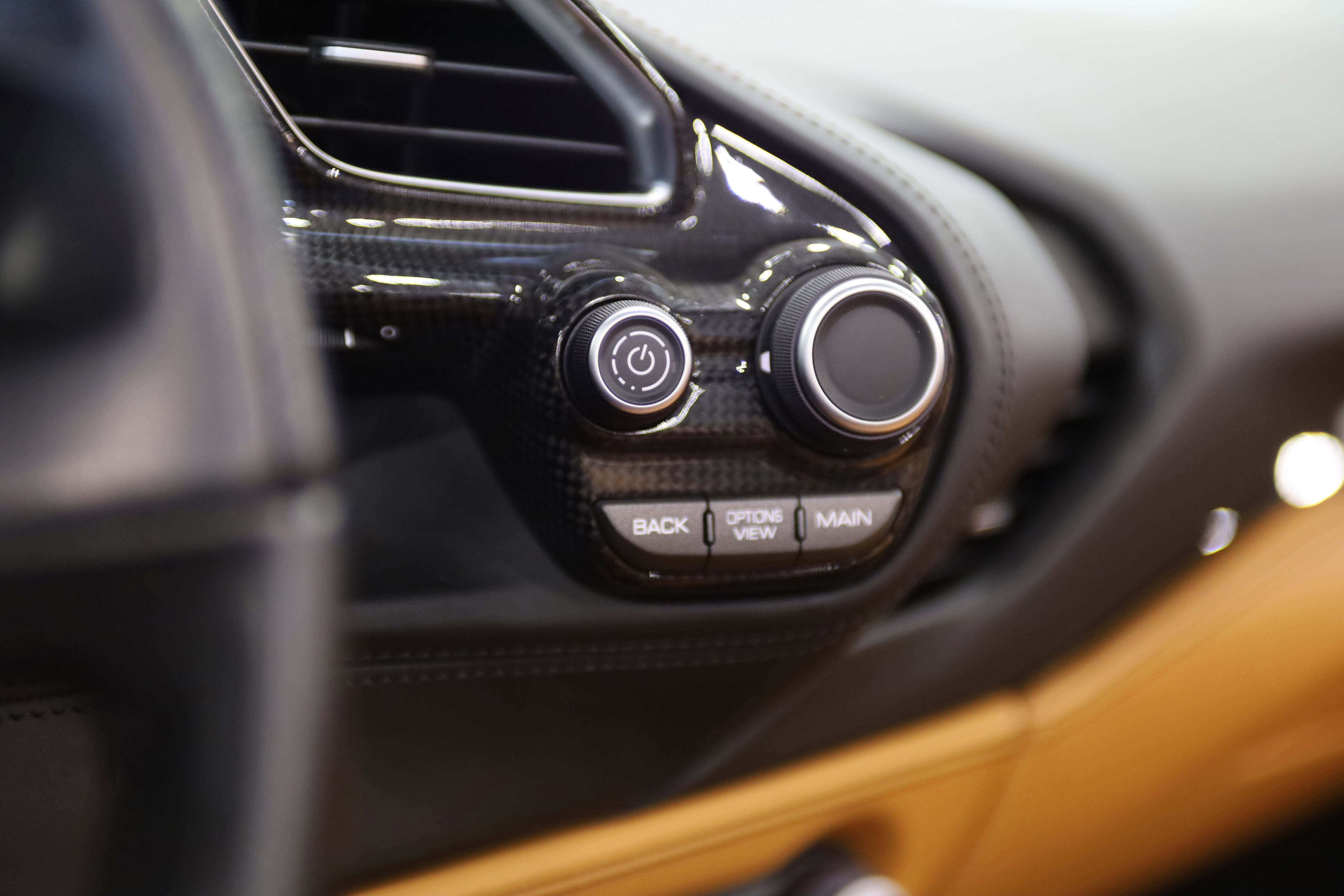 Used 2019 Ferrari 488 Spider image 19
