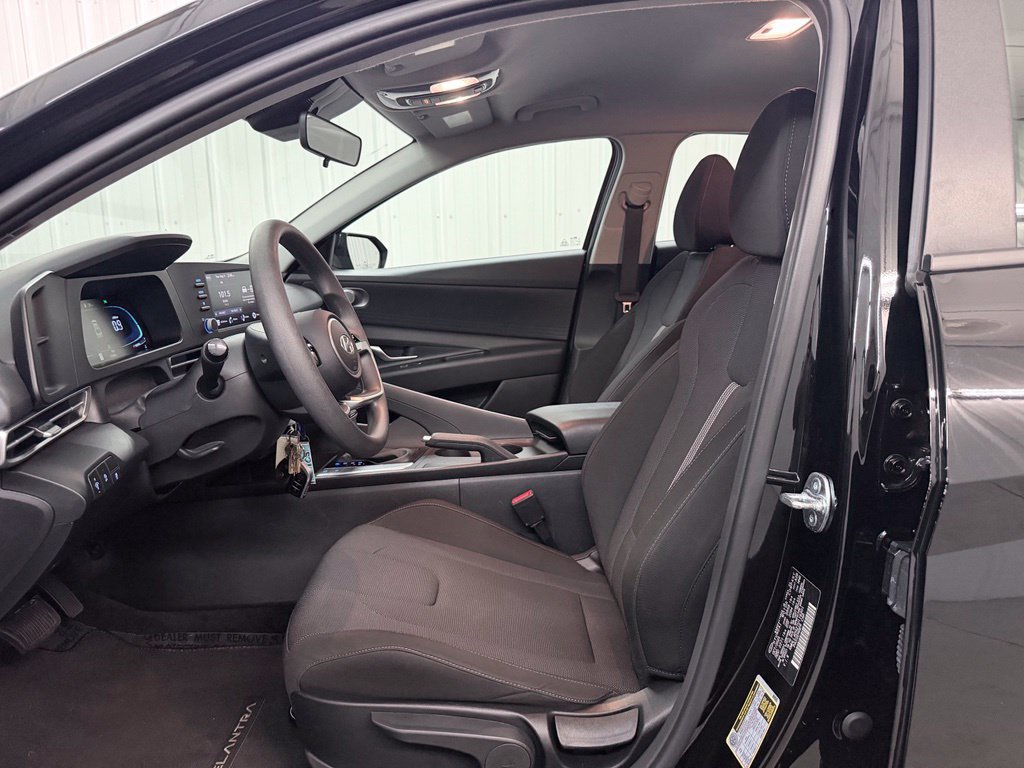 Used 2026 Hyundai Elantra SE FWD image 10