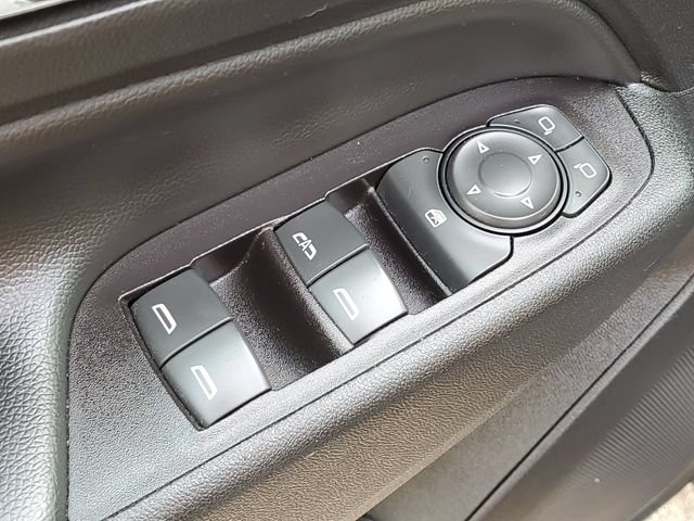 Used 2019 Chevrolet Equinox LT w/ Driver Convenience Package FWD image 24