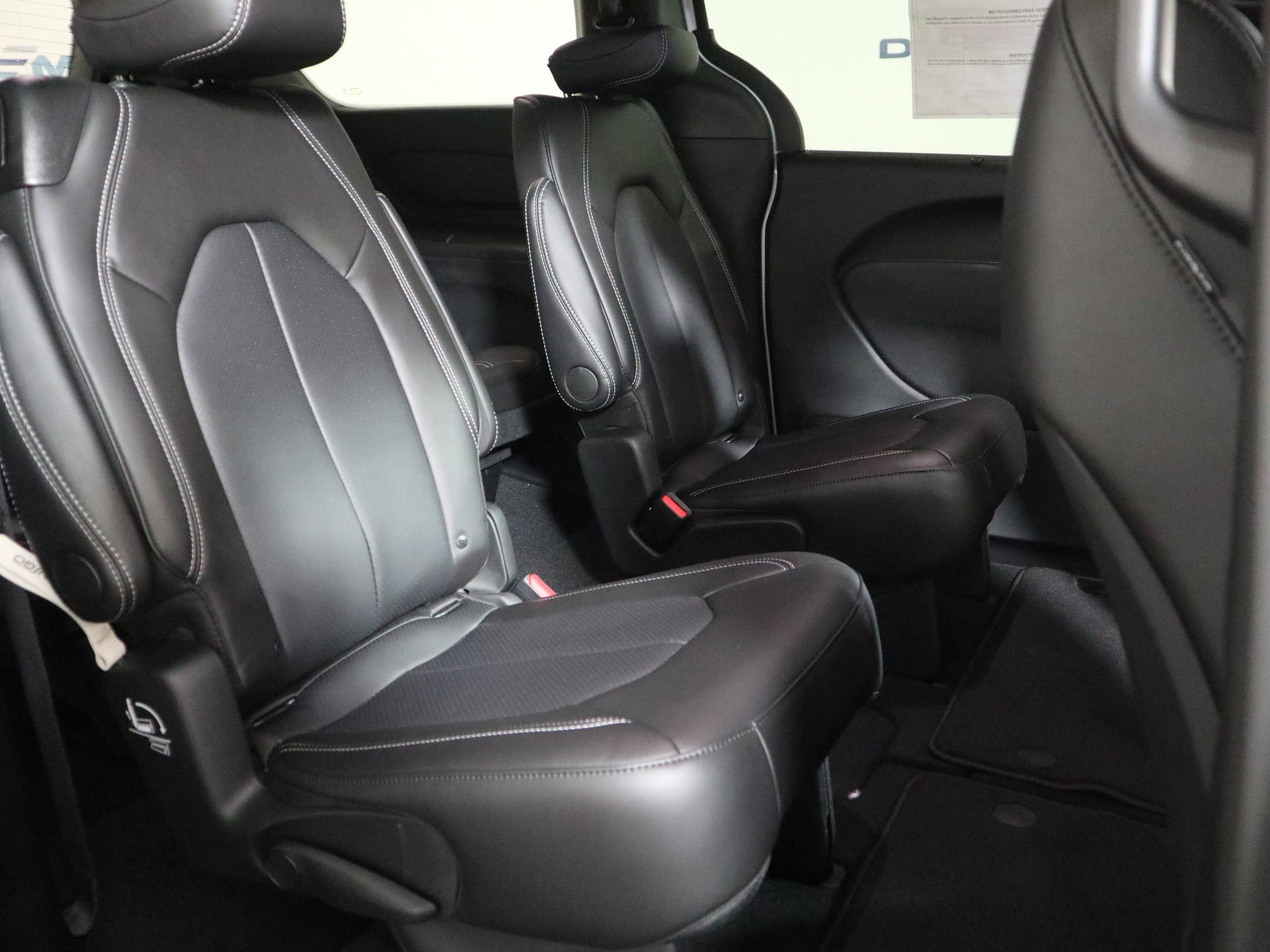 New 2026 Chrysler Pacifica Select image 22