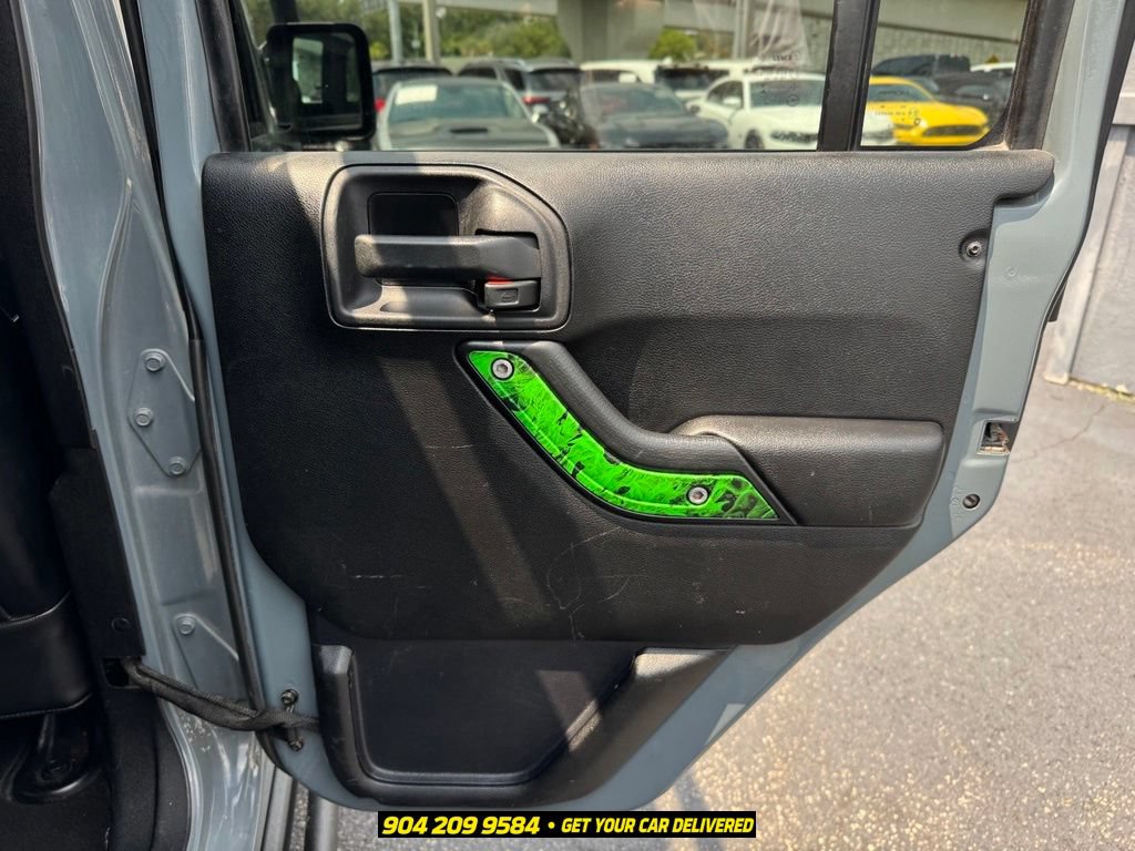 Used 2014 Jeep Wrangler Unlimited Rubicon AWD/4WD image 28
