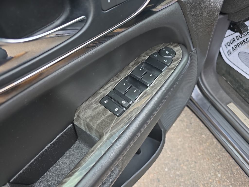 Used 2014 Buick Enclave Leather w/ LPO, Cargo Convenience Pkg image 11