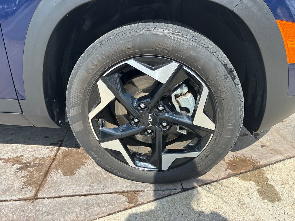 Used 2024 Kia Seltos EX AWD/4WD image 12