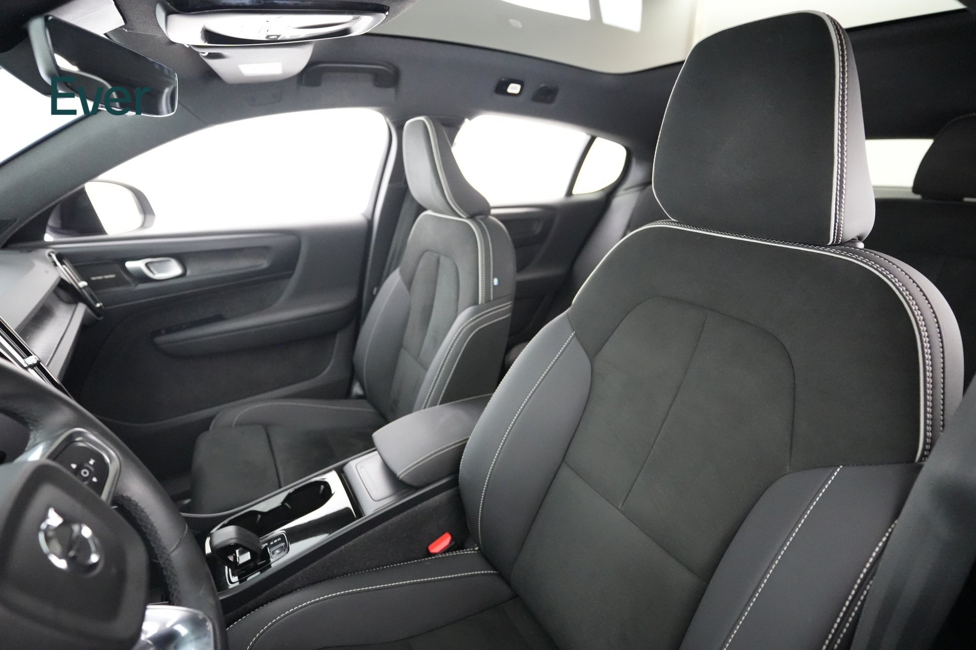 Used 2023 Volvo C40 P8 Recharge Ultimate AWD/4WD image 4