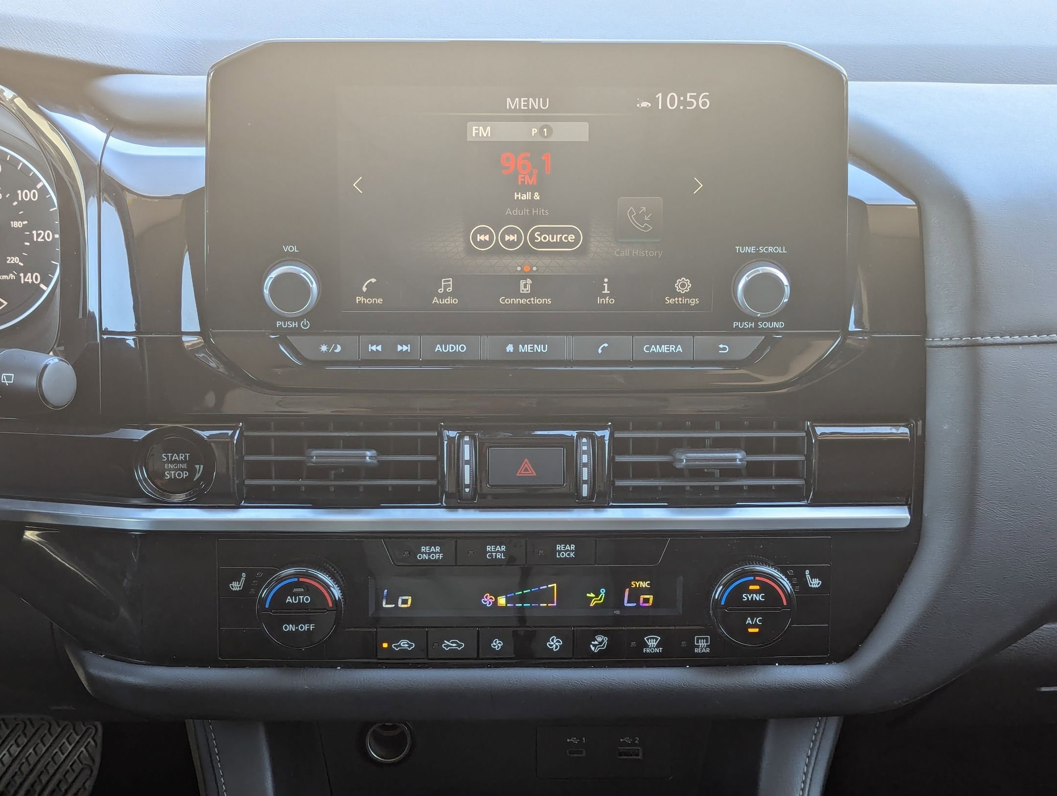 Used 2025 Nissan Pathfinder SV image 17