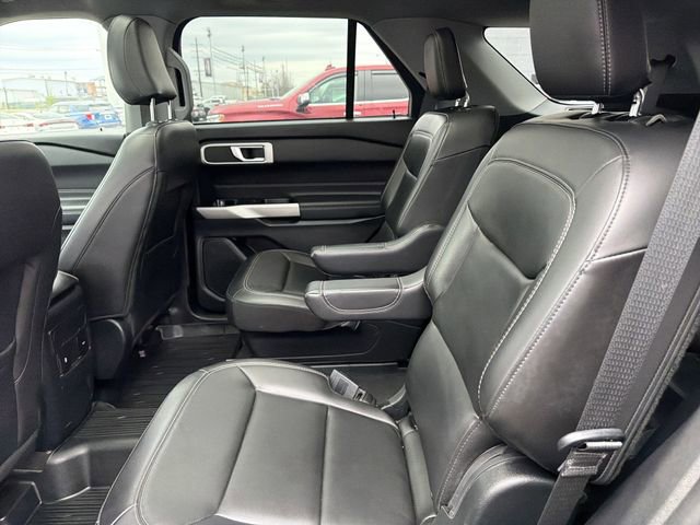 Used 2022 Ford Explorer XLT w/ Equipment Group 202A AWD/4WD image 12