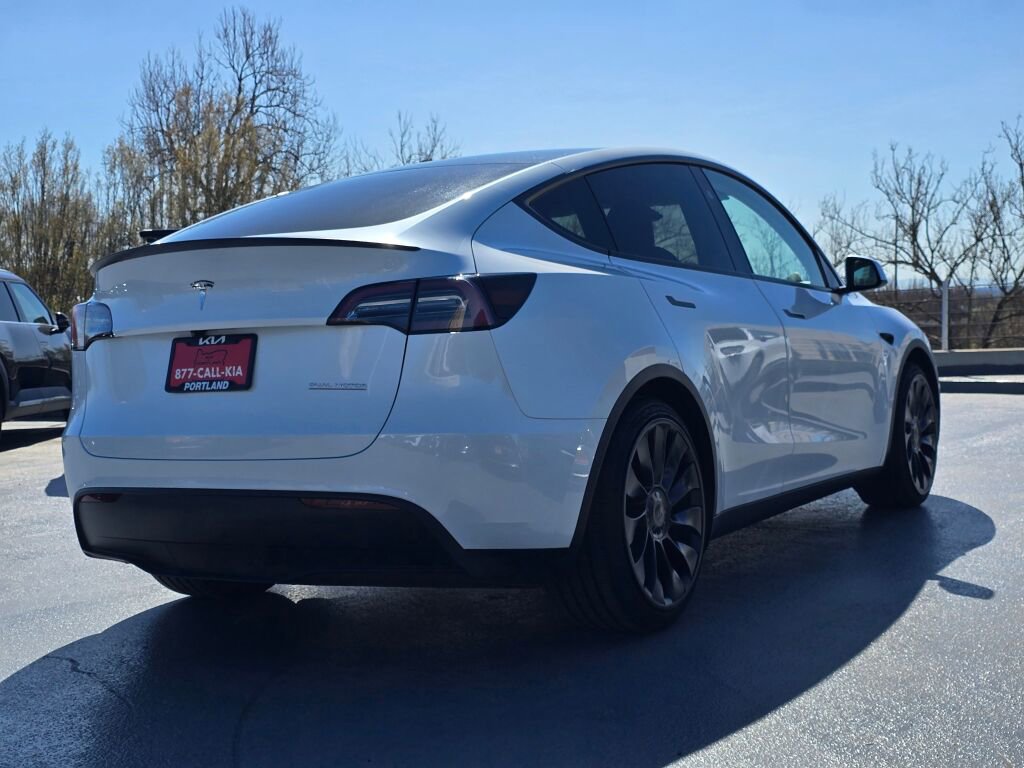 Used 2024 Tesla Model Y Performance AWD/4WD image 3