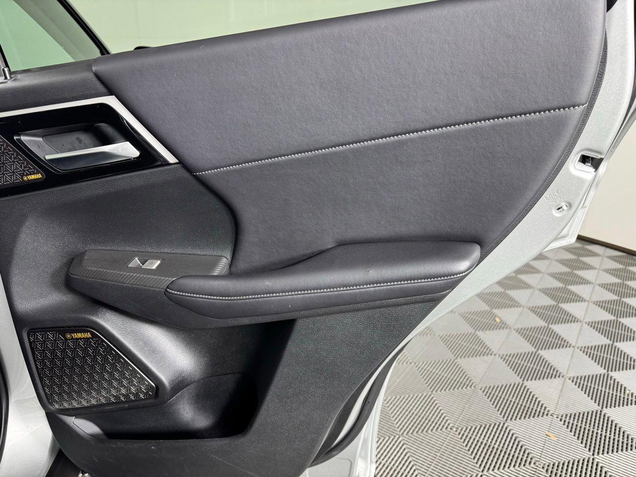 Used 2025 Mitsubishi Outlander SE FWD image 37
