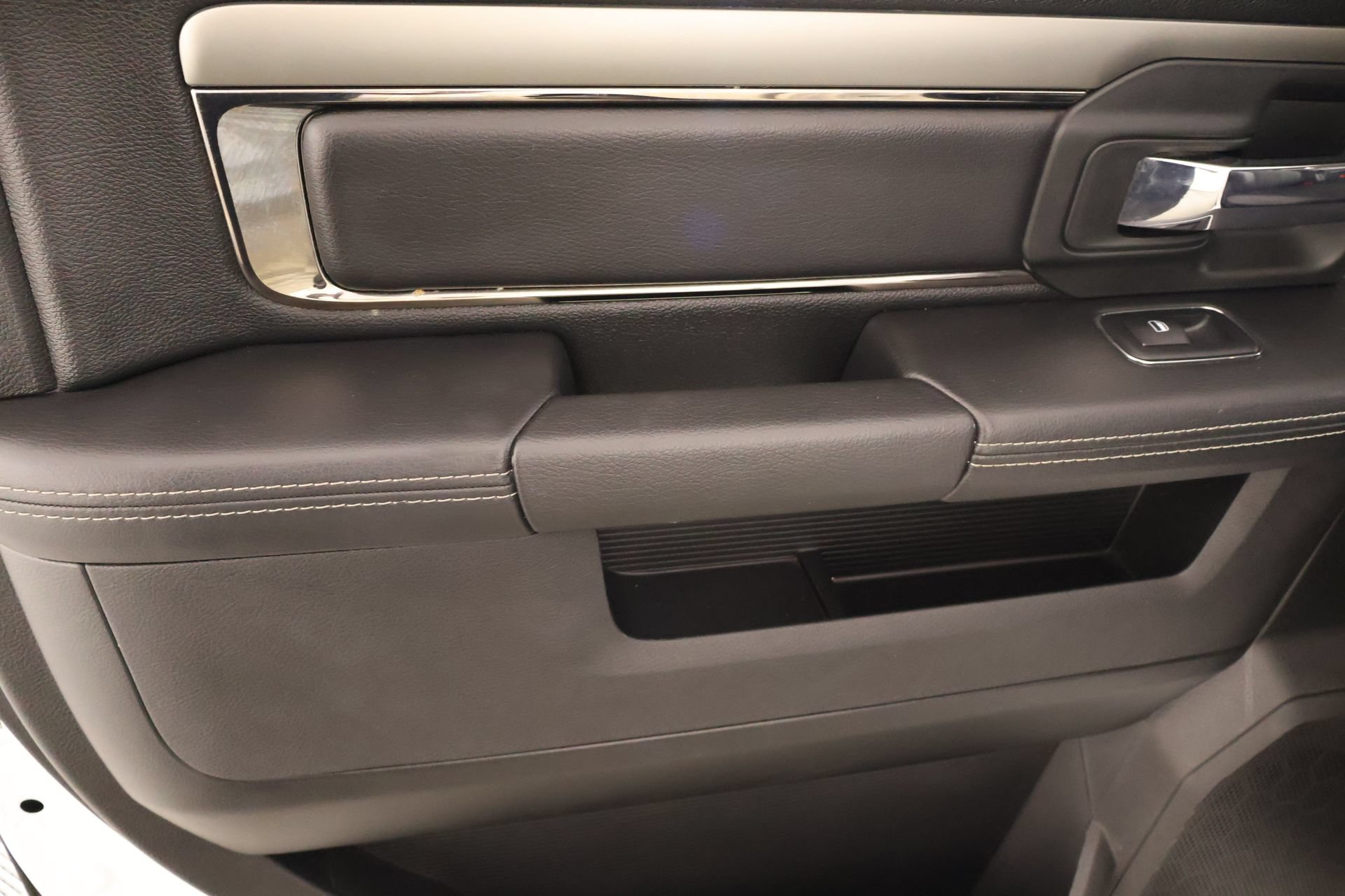 Used 2018 RAM 1500 Sport w/ Convenience Group AWD/4WD image 17